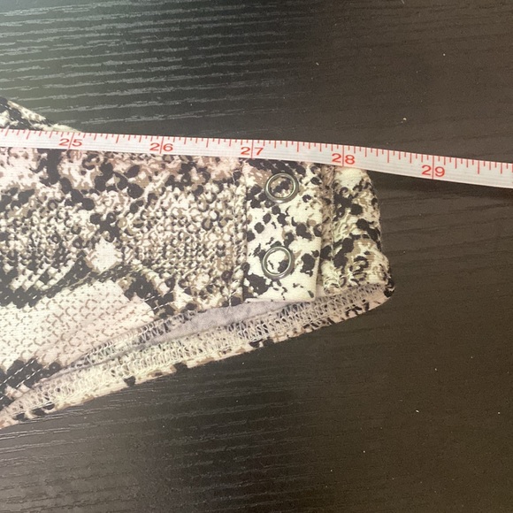 Express Snake Print Puff Sleeve Thong Bodysuit Size Large - Picture 9 of 12